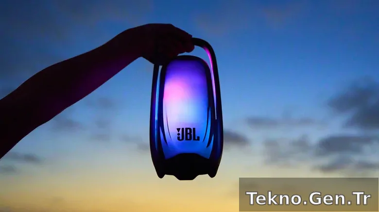 JBL Pulse 6 tanıtıldı: 360 derece ışık şovu ve güçlü ses deneyimi